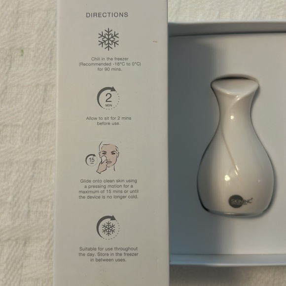 Skin Inc. Cryo-ice sake Roller - Picture 3 of 3